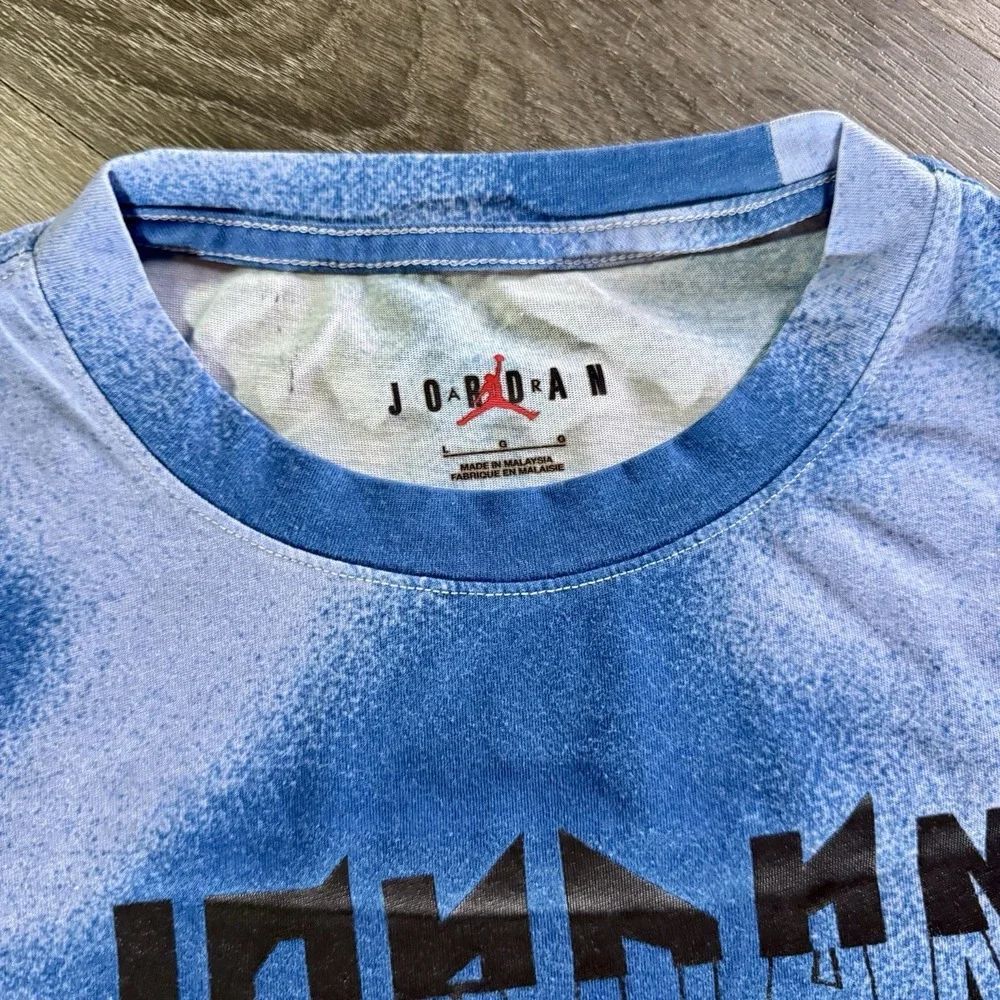 Air Jordan Men's T-Shirt Large 